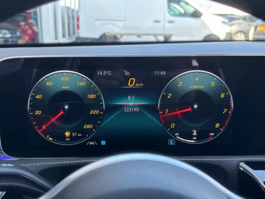 Mercedes-Benz A-Klasse 160 Business Solution Luxury | Sfeerverlichting | Mbux | Leer | Stoelverwarming ActivLease financial lease