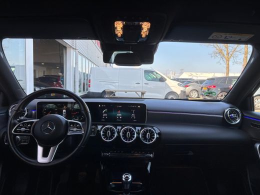 Mercedes-Benz A-Klasse 160 Business Solution Luxury | Sfeerverlichting | Mbux | Leer | Stoelverwarming ActivLease financial lease