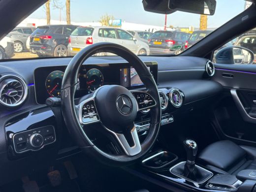 Mercedes-Benz A-Klasse 160 Business Solution Luxury | Sfeerverlichting | Mbux | Leer | Stoelverwarming ActivLease financial lease
