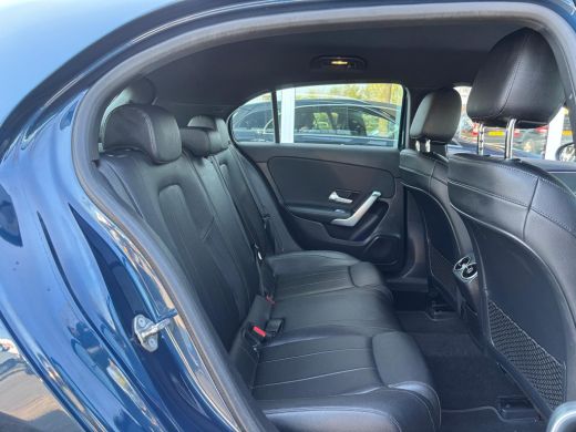 Mercedes-Benz A-Klasse 160 Business Solution Luxury | Sfeerverlichting | Mbux | Leer | Stoelverwarming ActivLease financial lease