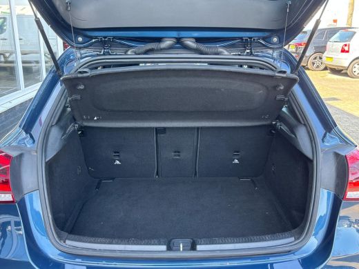 Mercedes-Benz A-Klasse 160 Business Solution Luxury | Sfeerverlichting | Mbux | Leer | Stoelverwarming ActivLease financial lease