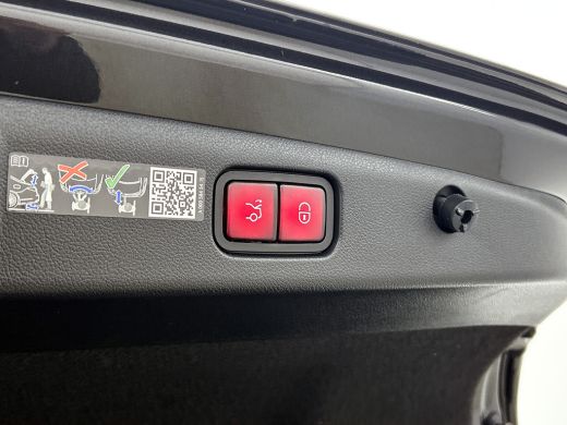Mercedes-Benz E-Klasse AMG 53 4MATIC+ / NL Auto / Luchtvering (AMG RIDE CONTROL) / Panoramadak / Night Pakket / MBUX Sup... ActivLease financial lease