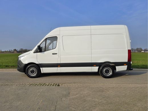 Mercedes-Benz Sprinter 315 1.9 CDI L2 H2 RWD - 150 Pk - Euro 6 - MBUX - ParkeerCamera - Airco - Cruise Control ActivLease financial lease