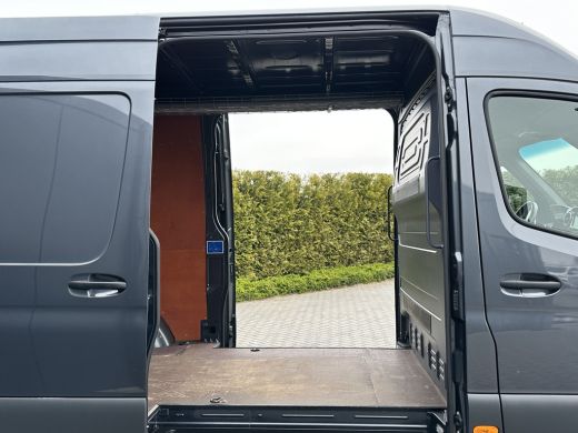 Mercedes-Benz Sprinter 315 CDI / 9G-TRONIC / L2H2 / 2x SCHUIFDEUR / 3.5 TONS TREKHAAK / LED / MBUX / CAMERA / CRUISE / A... ActivLease financial lease