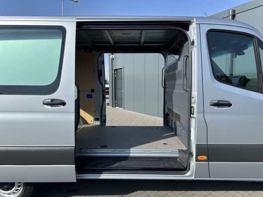 Mercedes-Benz Sprinter 317 CDI 9G-TRONIC / L2H1 / RWD / 3.500 KG AHG / 2x SCHUIFDEUR / CAMERA / CRUISE / BLIND SPOT / CA... ActivLease financial lease