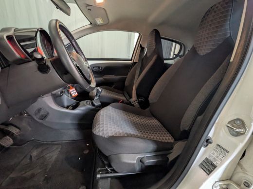 Peugeot 108 1.0 e-VTi Active | Airco | Bluetooth | Electrisch pakket | Privacy Glass | Airco | Bluetooth | El... ActivLease financial lease