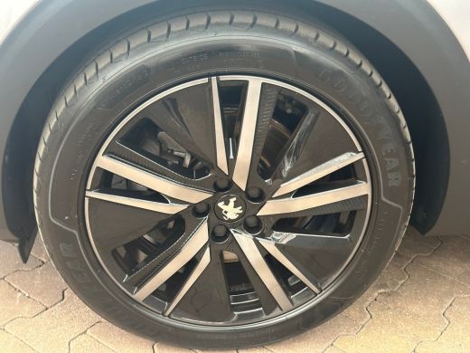 Peugeot 3008 1.6 HYbrid 225 GT Black Pack | Camera | Focal | Carplay | 19" Lichtmetaal | Adaptieve Cruise | Le... ActivLease financial lease