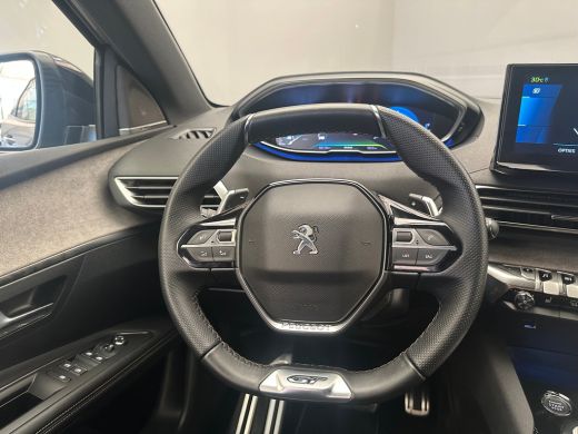 Peugeot 3008 1.6 HYbrid 225 GT Black Pack | Camera | Focal | Carplay | 19" Lichtmetaal | Adaptieve Cruise | Le... ActivLease financial lease