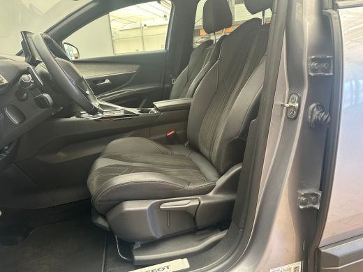 Peugeot 3008 1.6 HYbrid 225 GT Black Pack | Camera | Focal | Carplay | 19" Lichtmetaal | Adaptieve Cruise | Le... ActivLease financial lease