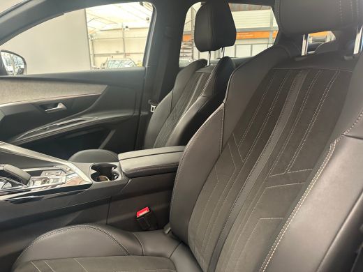 Peugeot 3008 1.6 HYbrid 225 GT Black Pack | Camera | Focal | Carplay | 19" Lichtmetaal | Adaptieve Cruise | Le... ActivLease financial lease
