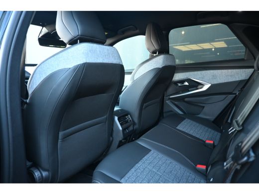 Peugeot 3008 1.6 plug-in Hybrid 195 Allure 8 Jaar Garantie! | Afn. Trekhaak | Navigatie by App | Achteruitrijc... ActivLease financial lease