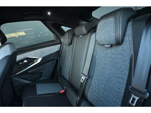 Peugeot 3008 1.6 plug-in Hybrid 195 Allure 8 Jaar Garantie! | Afn. Trekhaak | Navigatie by App | Achteruitrijc... ActivLease financial lease