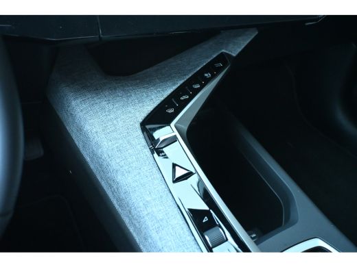 Peugeot 3008 1.6 plug-in Hybrid 195 Allure 8 Jaar Garantie! | Afn. Trekhaak | Navigatie by App | Achteruitrijc... ActivLease financial lease