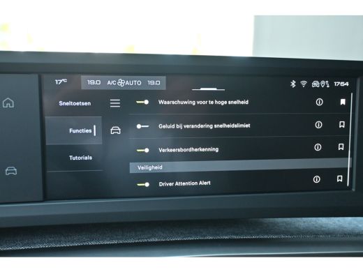 Peugeot 3008 1.6 plug-in Hybrid 195 Allure 8 Jaar Garantie! | Afn. Trekhaak | Navigatie by App | Achteruitrijc... ActivLease financial lease