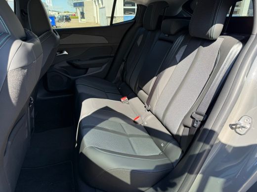 Peugeot 408 Allure 58 kWh 360camera | Keyless | Standkachel | Stoelverwarming | Adeptieve cruise control | Ap... ActivLease financial lease