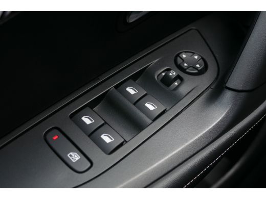 Peugeot e-2008 EV 156PK 54KWH ALLURE AUTOMAAT / NAVI / CLIMA / CAMERA / 17"LMV / FULL-LED / PDC / BLUETOOTH / CR... ActivLease financial lease