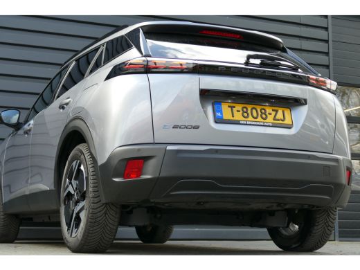 Peugeot e-2008 EV 156PK 54KWH ALLURE AUTOMAAT / NAVI / CLIMA / CAMERA / 17"LMV / FULL-LED / PDC / BLUETOOTH / CR... ActivLease financial lease