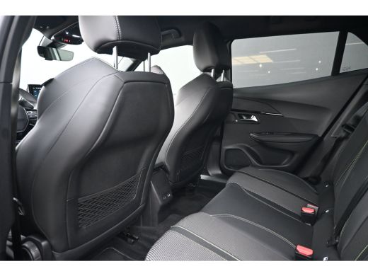 Peugeot e-2008 EV GT 54 kWh 94,6%SOH! | 360 Camera | Achteruitrijcamera | Navigatie | Keyless-Entry | Dodehoek-D... ActivLease financial lease