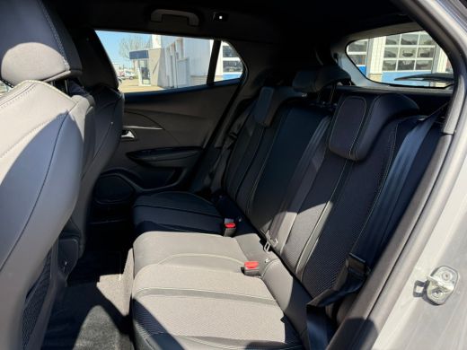 Peugeot e-2008 EV GT Avantage 54 kWh 360 camera | Keyless | Stand kachel | Interieurverlichting | Adeptieve crui... ActivLease financial lease