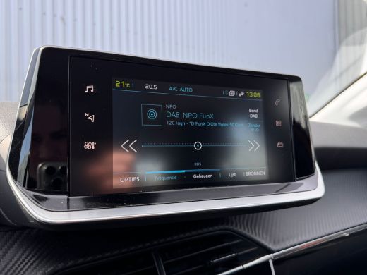 Peugeot e-208 EV Active 50 kWh | All Season Banden | Stoelverwarming | Cruise Control | Navigatie | Apple Carpl... ActivLease financial lease