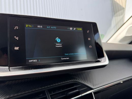 Peugeot e-208 EV Active 50 kWh | All Season Banden | Stoelverwarming | Cruise Control | Navigatie | Apple Carpl... ActivLease financial lease