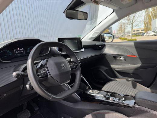 Peugeot e-208 EV Active 50 kWh | All Season Banden | Stoelverwarming | Cruise Control | Navigatie | Apple Carpl... ActivLease financial lease