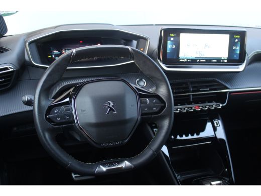 Peugeot e-208 EV GT 350 50 kWh | Camera | St. Verwarming | CarPlay | Climate & Cruise C. | PDC V&A | 17" LMV | ... ActivLease financial lease