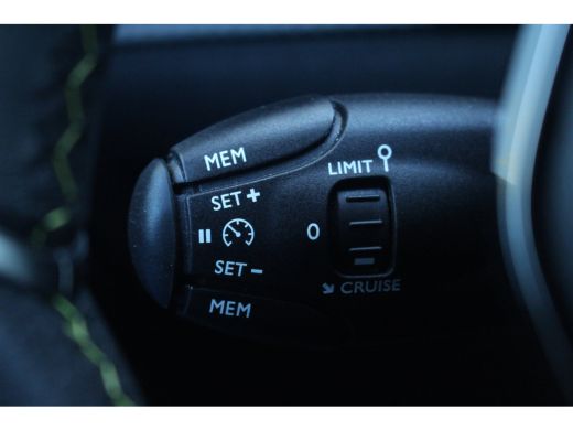 Peugeot e-208 EV GT 350 50 kWh | Camera | St. Verwarming | CarPlay | Climate & Cruise C. | PDC V&A | 17" LMV | ... ActivLease financial lease