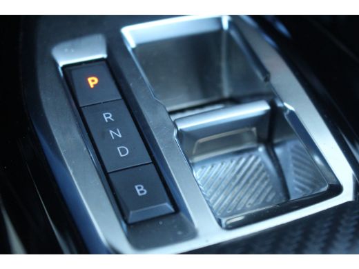 Peugeot e-208 EV GT 350 50 kWh | Camera | St. Verwarming | CarPlay | Climate & Cruise C. | PDC V&A | 17" LMV | ... ActivLease financial lease