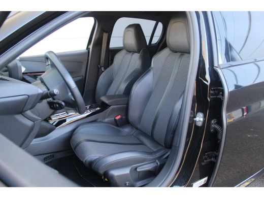 Peugeot e-208 EV GT 350 50 kWh | Camera | St. Verwarming | CarPlay | Climate & Cruise C. | PDC V&A | 17" LMV | ... ActivLease financial lease