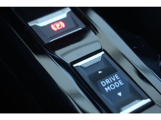 Peugeot e-208 EV GT 350 50 kWh | Camera | St. Verwarming | CarPlay | Climate & Cruise C. | PDC V&A | 17" LMV | ... ActivLease financial lease