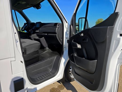 Renault Master T35 2.3 dCi Lowliner - 145 Pk - Euro 6 - Airco - Cruise Control ActivLease financial lease