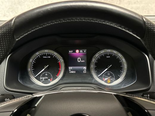 Skoda Karoq 1.5 TSI ACT Deluxe 150Pk Automaat (PANORAMADAK, APPLE CARPLAY, LEDER, ZWART HEMEL, CANTON AUDIO, ... ActivLease financial lease