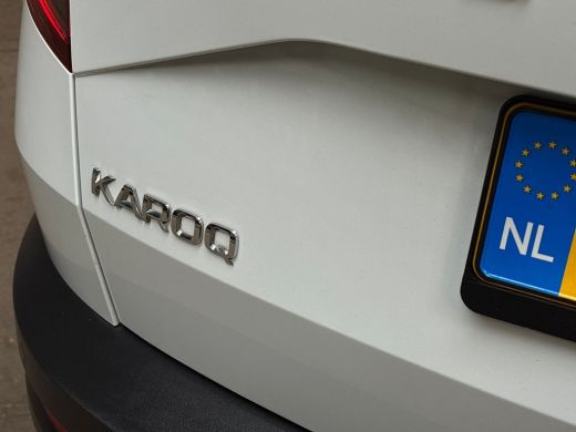 Skoda Karoq 1.5 TSI ACT Deluxe 150Pk Automaat (PANORAMADAK, APPLE CARPLAY, LEDER, ZWART HEMEL, CANTON AUDIO, ... ActivLease financial lease