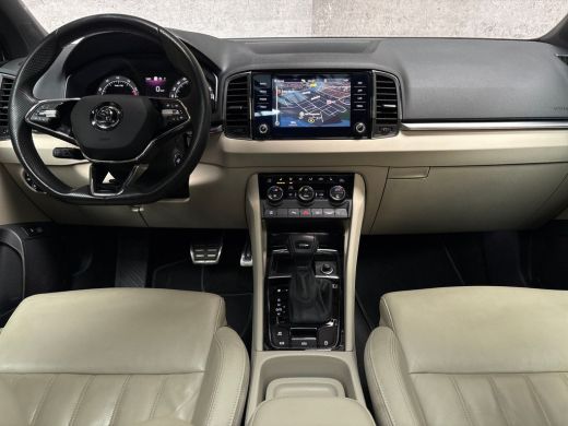 Skoda Karoq 1.5 TSI ACT Deluxe 150Pk Automaat (PANORAMADAK, APPLE CARPLAY, LEDER, ZWART HEMEL, CANTON AUDIO, ... ActivLease financial lease