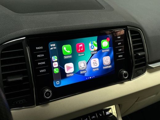 Skoda Karoq 1.5 TSI ACT Deluxe 150Pk Automaat (PANORAMADAK, APPLE CARPLAY, LEDER, ZWART HEMEL, CANTON AUDIO, ... ActivLease financial lease