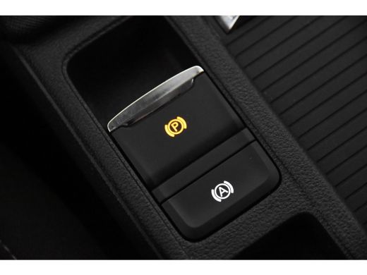 Skoda Octavia Combi Ambition Automaat *1ste Eigenaar*Navigatie*Trekhaak* ActivLease financial lease