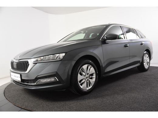 Skoda Octavia Combi Ambition Automaat *1ste Eigenaar*Navigatie*Trekhaak* ActivLease financial lease