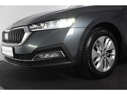 Skoda Octavia Combi Ambition Automaat *1ste Eigenaar*Navigatie*Trekhaak* ActivLease financial lease