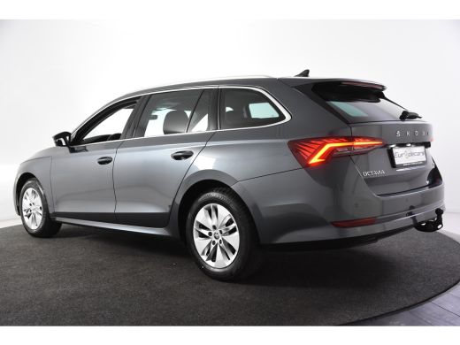 Skoda Octavia Combi Ambition Automaat *1ste Eigenaar*Navigatie*Trekhaak* ActivLease financial lease