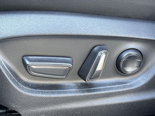 Toyota C-HR 2.0 Hybrid 200 Premi&egrave;re Edition **JBL AUDIO/ 360 CAMERA/ DODEHOEK DETECTIE** ActivLease financial lease