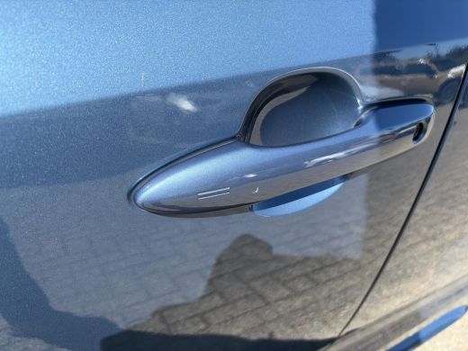 Toyota Corolla Touring Sports 2.0 Hybrid Executive ActivLease financial lease