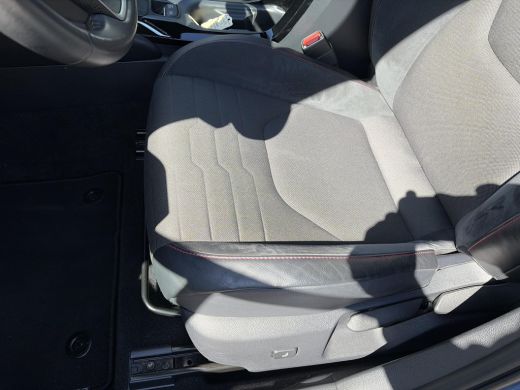 Toyota Corolla Touring Sports 2.0 Hybrid Executive ActivLease financial lease