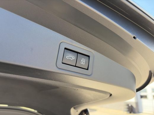 Toyota Corolla Touring Sports 2.0 Hybrid Executive ActivLease financial lease