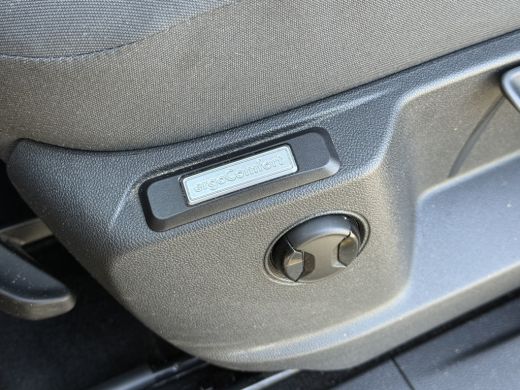 Volkswagen Caddy 2.0 TDI Comfortline / L1H1 / 1e EIG. / ZEER NETJES !! / AIRCO / CRUISE / TREKHAAK / INRICHTING / PDC ActivLease financial lease