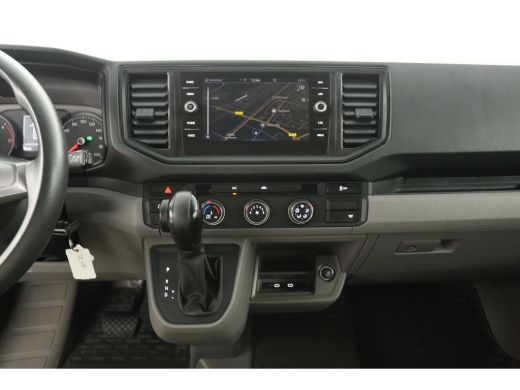 Volkswagen Crafter 2.0 TDI L3H2 140PK | 3000KG Trekgew. | Aut. | Airco | Camera | Carplay | 3 Zits | Navi ActivLease financial lease