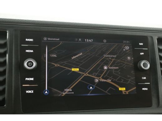 Volkswagen Crafter 2.0 TDI L3H2 140PK | 3000KG Trekgew. | Aut. | Airco | Camera | Carplay | 3 Zits | Navi ActivLease financial lease