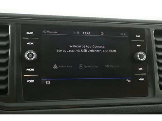 Volkswagen Crafter 2.0 TDI L3H2 140PK | 3000KG Trekgew. | Aut. | Airco | Camera | Carplay | 3 Zits | Navi ActivLease financial lease