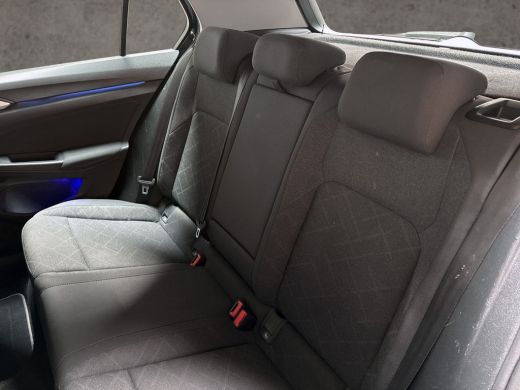 Volkswagen Golf 1.5 TSI Sport (4 CILINDER, APPLE CARPLAY, GROOT NAVI, STUUR/STOELVERWARMING, KEYLESS, SPORTSTOELE... ActivLease financial lease