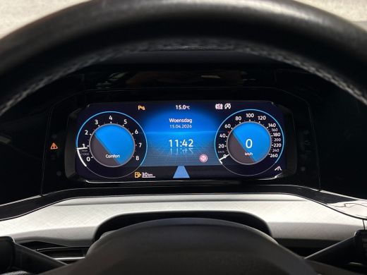 Volkswagen Golf 1.5 TSI Sport (4 CILINDER, APPLE CARPLAY, GROOT NAVI, STUUR/STOELVERWARMING, KEYLESS, SPORTSTOELE... ActivLease financial lease